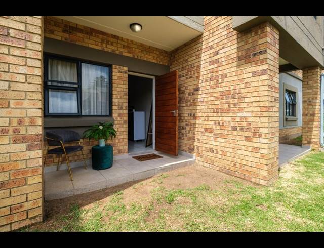 1 BEDROOM TOWNHOUSE FOR SALE IN WHITERIDGE